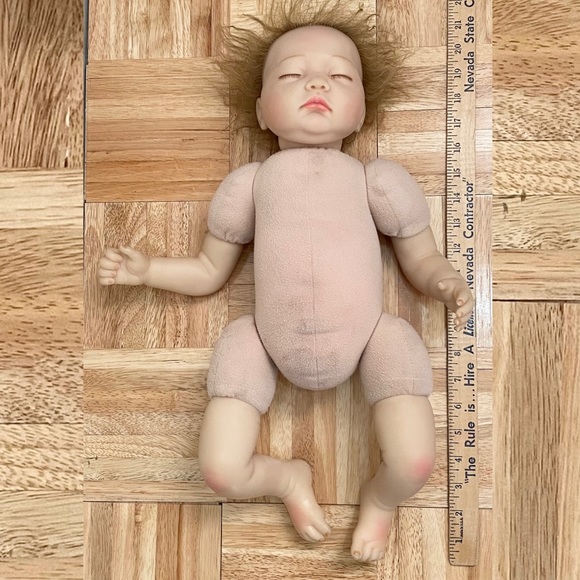 Adorable Kaydora Reborn 20 inch Silicone Baby Girl Doll Closed Eyes Eyelashes - Picture 13 of 13